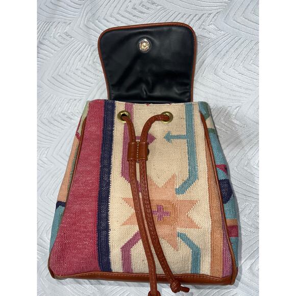 Authentic Marco Avane’ Rug Bag – Handcrafted Dhurrie Backpack with Leather Trim - Picture 9 of 12